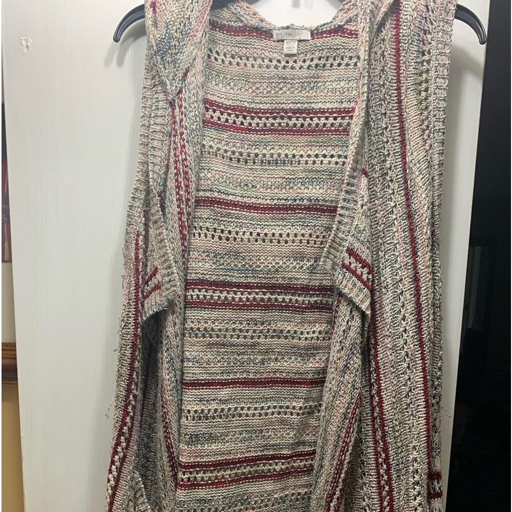 Ladies sleeveless sweater with hood very good condition